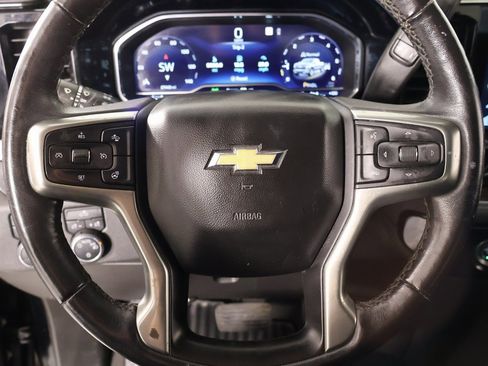 Used 2022 Chevrolet Silverado 1500 LT image 3