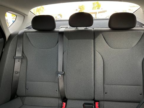 Used 2025 Kia K4 LXS image 39