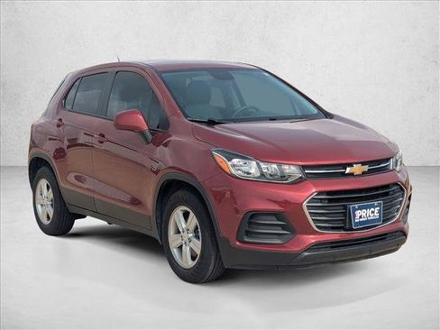 Certified 2021 Chevrolet Trax LS w/ Tint and Cruise Package FWD image 3