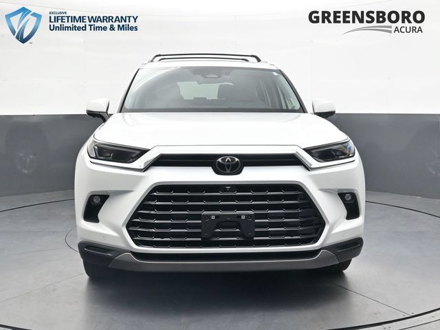 Used 2024 Toyota Grand Highlander AWD image 13