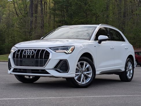 Used 2023 Audi Q3 2.0T Premium AWD/4WD image 4