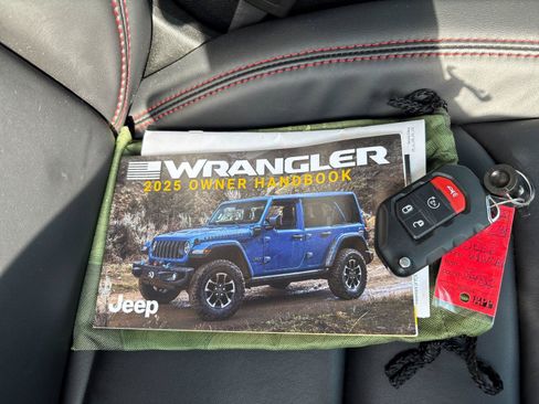 Used 2025 Jeep Wrangler Unlimited Rubicon AWD/4WD image 42