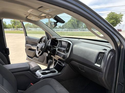 Used 2015 Chevrolet Colorado LT w/ LT Convenience Package RWD image 11