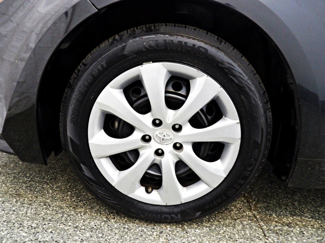 Used 2021 Toyota Corolla LE FWD image 18