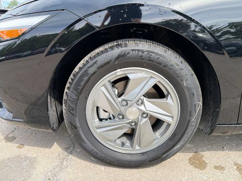 New 2026 Hyundai Elantra SE FWD image 16