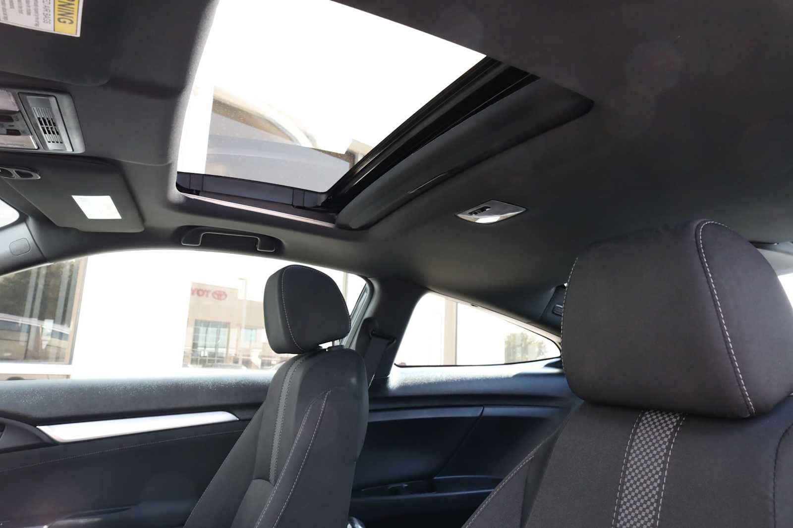 Used 2019 Honda Civic EX image 5