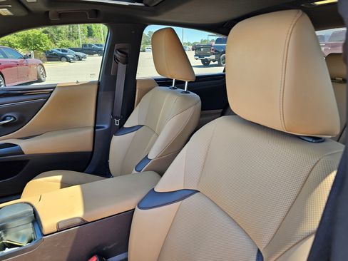 Used 2021 Lexus ES 350 w/ Premium Package FWD image 16