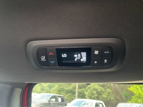 New 2026 Chrysler Pacifica Select image 17