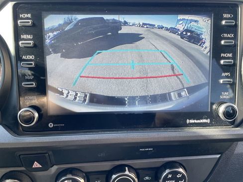 Used 2020 Toyota Tacoma TRD Off-Road image 19