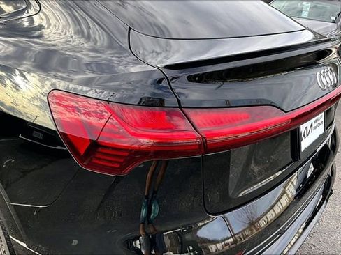 Used 2021 Audi e-tron Premium Plus w/ Premium Plus Package image 28