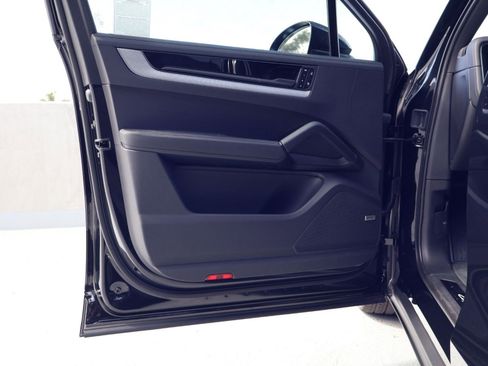 New 2026 Porsche Cayenne E-Hybrid AWD/4WD image 13