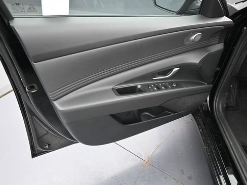 Used 2025 Hyundai Elantra Limited w/ Cargo Package FWD image 30