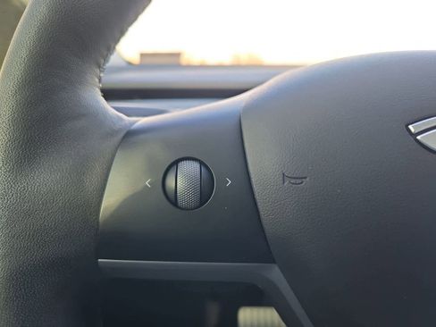 Used 2021 Tesla Model Y Performance image 21