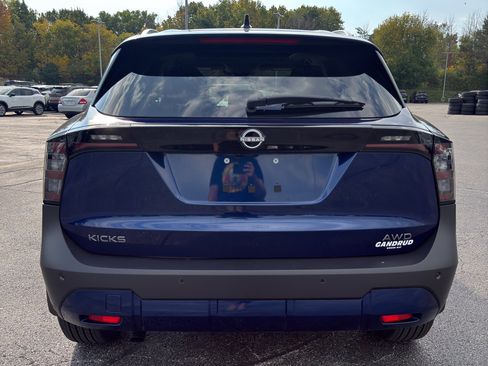 New 2026 Nissan Kicks SV w/ SV Premium Package image 7