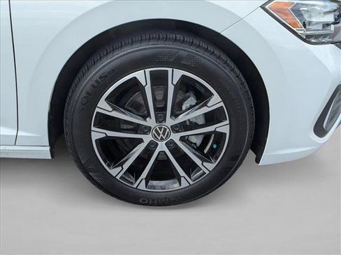Used 2024 Volkswagen Jetta Sport image 10