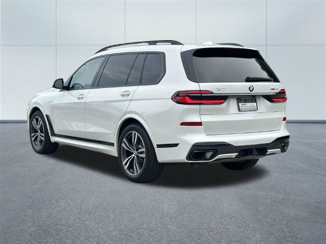 Used 2026 BMW X7 xDrive40i AWD/4WD image 9