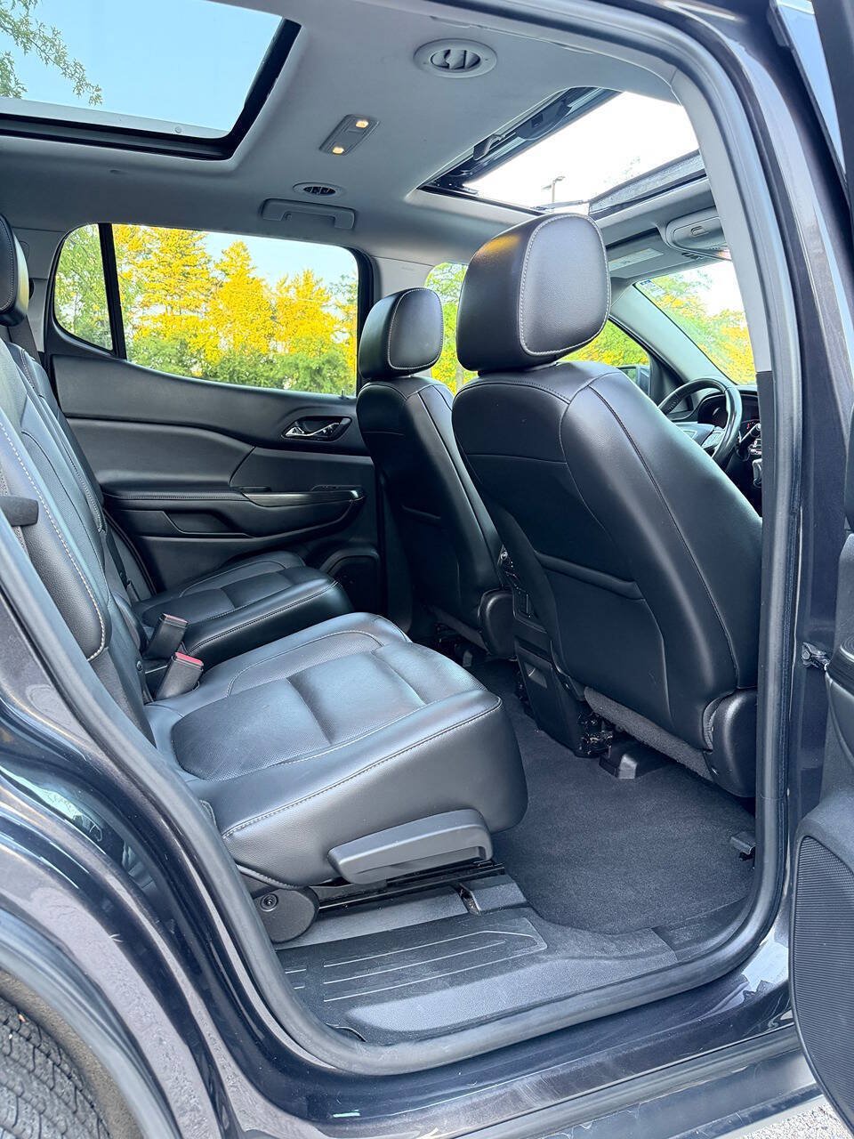 Used 2017 GMC Acadia SLT w/ LPO, Floor Liner Package AWD/4WD image 43
