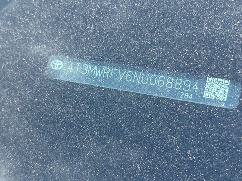 Used 2022 Toyota RAV4 LE image 23