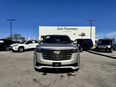 Used 2023 Cadillac Escalade Premium Luxury Platinum image 8