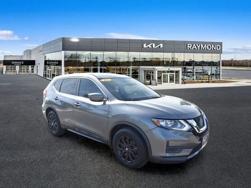 Used 2018 Nissan Rogue S FWD image 10
