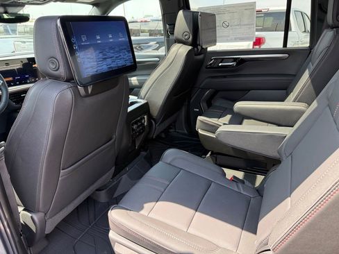 New 2026 Chevrolet Suburban RST w/ Advanced Technology Package AWD/4WD image 17