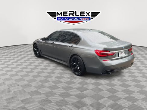 Used 2017 BMW 750i RWD image 6