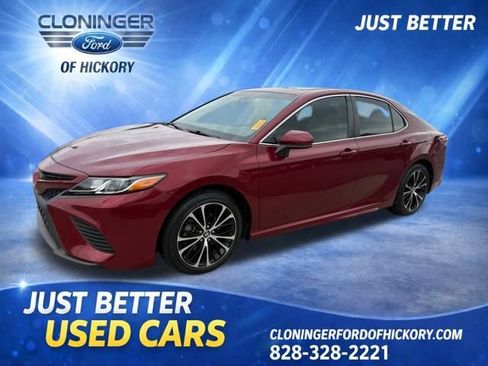 Used 2018 Toyota Camry SE w/ Moonroof Package image 1