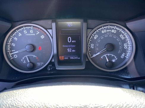 Used 2018 Toyota Tacoma SR image 15