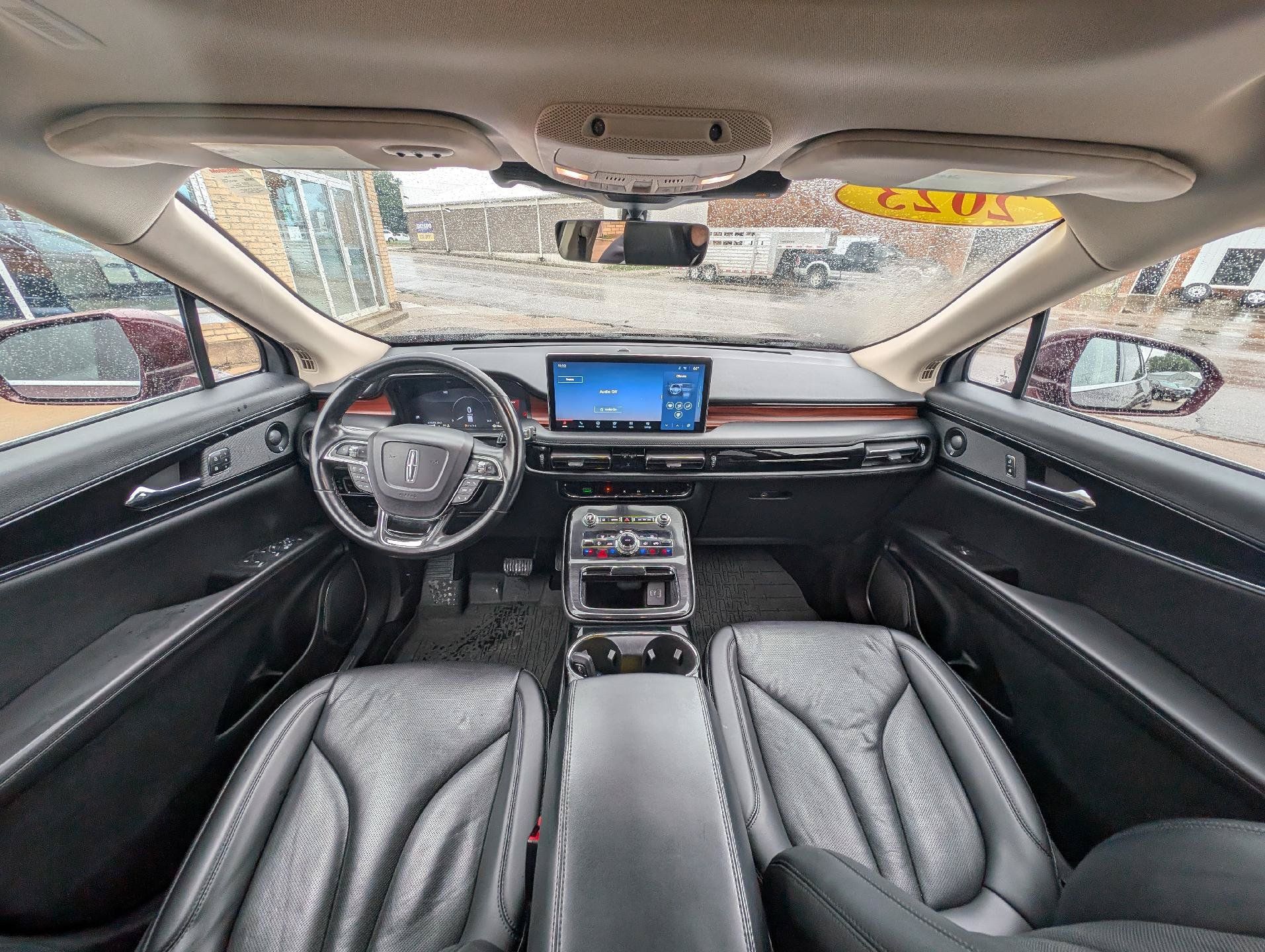Used 2023 Lincoln Nautilus Reserve w/ Luxury Package AWD/4WD image 32
