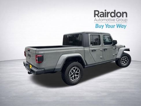 Used 2021 Jeep Gladiator Willys image 9