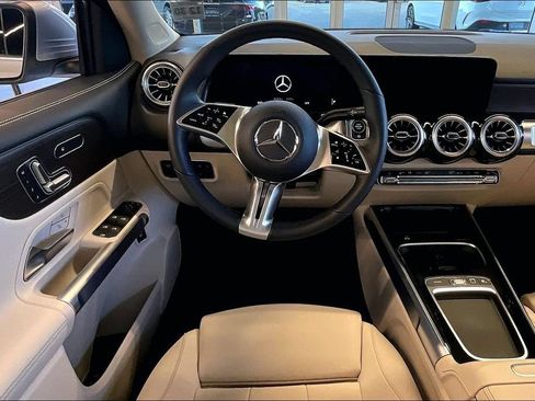 Used 2026 Mercedes-Benz GLB 250 4MATIC image 3