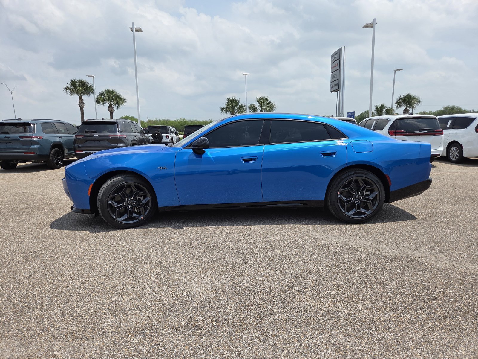 New 2026 Dodge Charger R/T w/ Blacktop Package AWD/4WD image 4