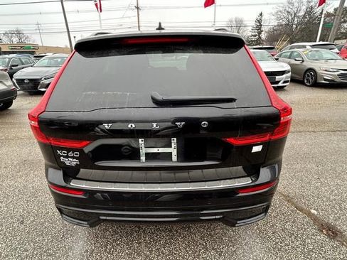 Used 2022 Volvo XC60 T8 R-Design w/ Advanced Package AWD/4WD image 4