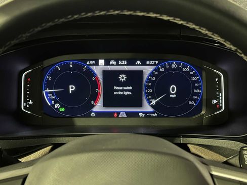 Used 2023 Volkswagen Taos SEL image 23