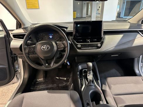 Used 2025 Toyota Corolla LE image 35