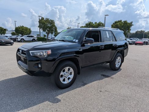 Used 2024 Toyota 4Runner SR5 RWD image 8