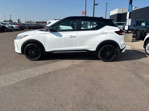Used 2023 Nissan Kicks SR FWD image 8