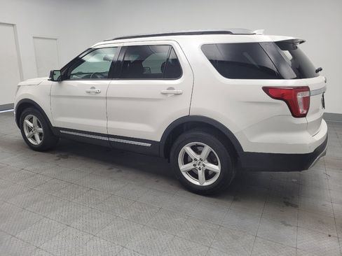 Used 2016 Ford Explorer XLT AWD/4WD image 3