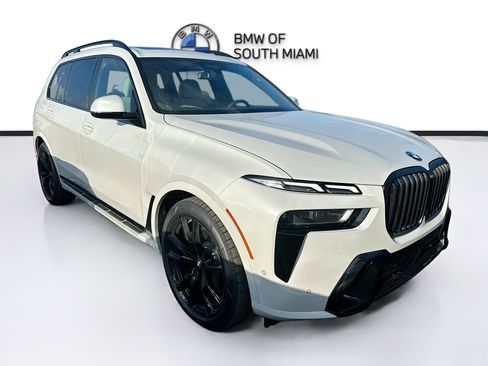 New 2027 BMW X7 xDrive40i w/ M Sport Package AWD/4WD image 1