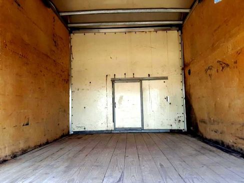 Used 2017 GMC Savana 3500 image 10