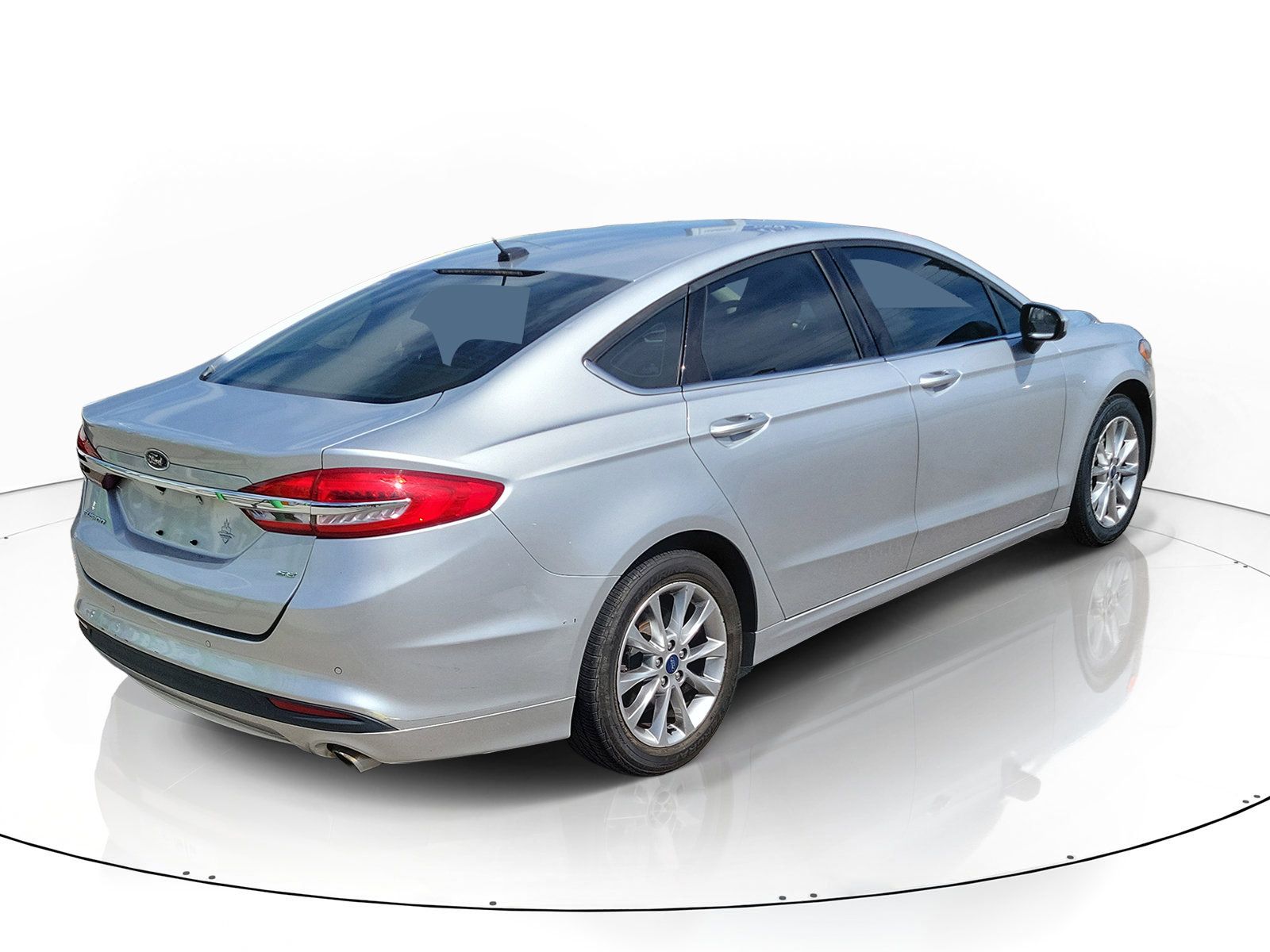 Used 2017 Ford Fusion SE FWD image 3