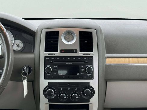 Used 2008 Chrysler 300 Limited image 18