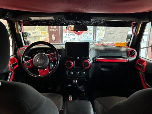 Used 2018 Jeep Wrangler Unlimited Sport w/ Connectivity Group AWD/4WD image 27
