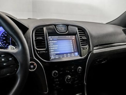 Used 2022 Chrysler 300 S w/ Comfort Group RWD image 33