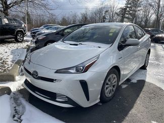 Used 2019 Toyota Prius LE video 1