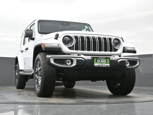 New 2025 Jeep Wrangler Sahara image 17