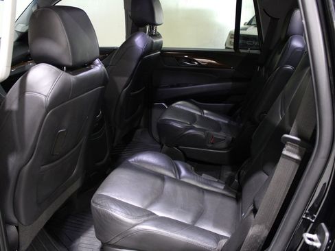 Used 2019 Cadillac Escalade Premium Luxury image 15
