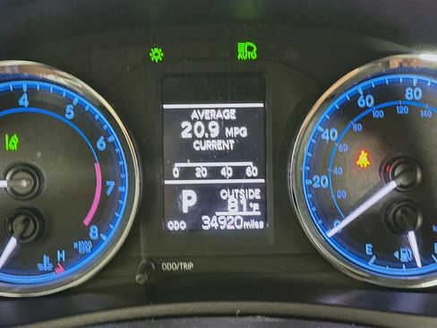 Used 2019 Toyota Corolla LE w/ Carpet Mat Package (TMS) FWD image 18