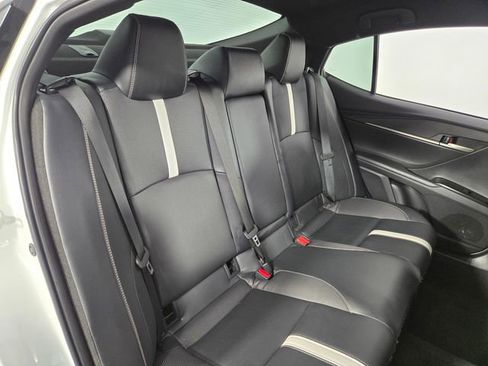 Used 2025 Toyota Camry SE image 17