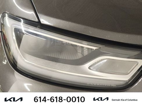 Used 2022 Chrysler Pacifica Touring-L image 14